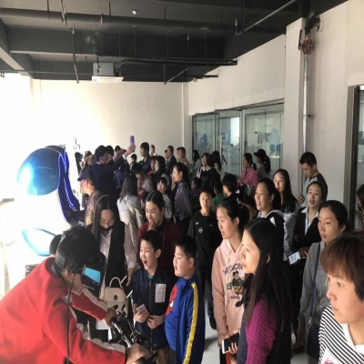 vr游戲設備有哪些，vr體驗館加盟得多少錢？